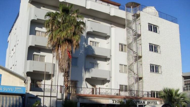 Dee Europan Hotel
