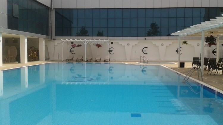 Dee Europan Hotel